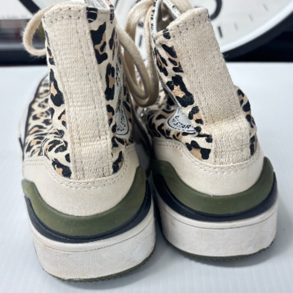 CONVERSE CHUCK TAYLOR HI-TOP - LEOPARD PRINT -LADIES - Picture 2 of 9
